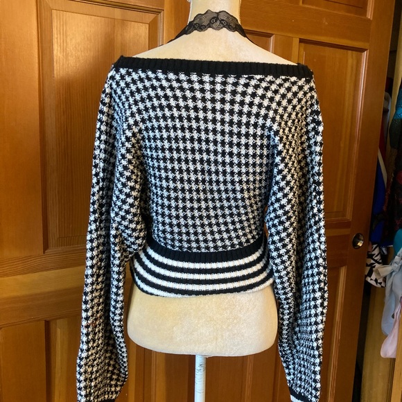 Lace Strap Batwing Sleeve Sweater - Picture 8 of 16